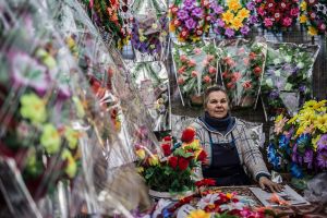 odessa ukraine stefano majno flowers seller.jpg